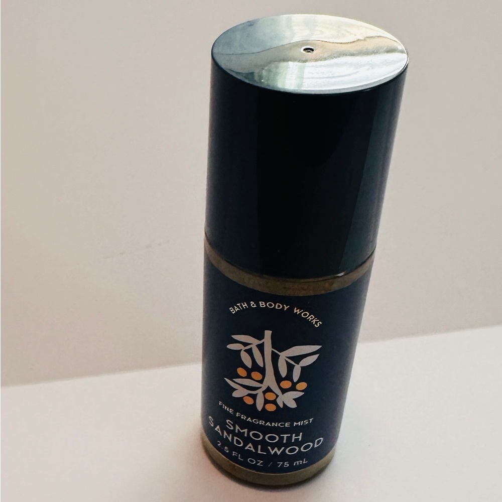 Bath & Body Works Smooth Sandalwood Mist - Black and Gold